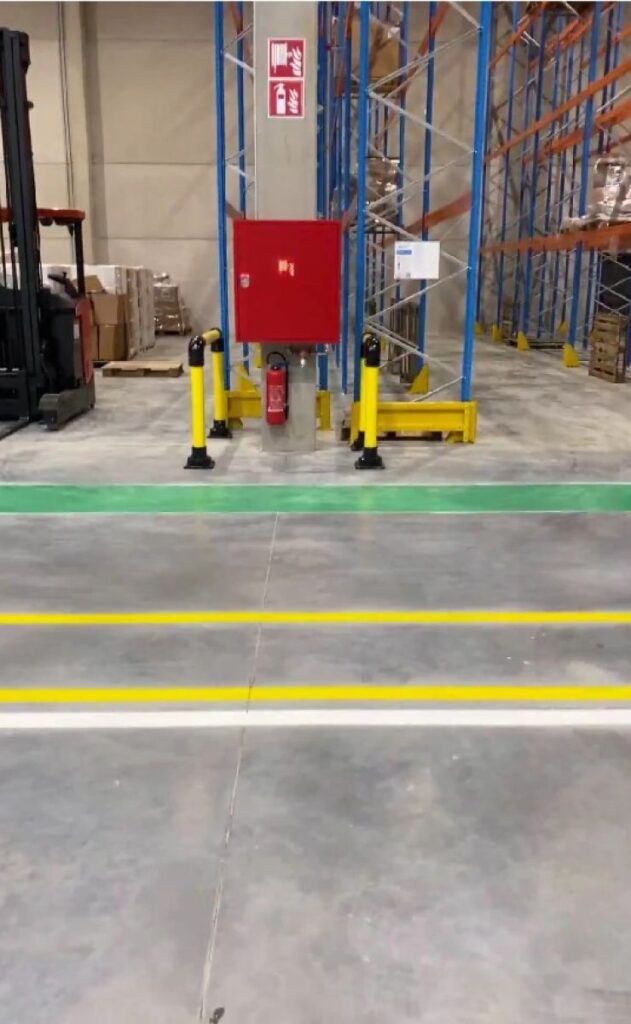 Chantier Dupont - Marquage au polyuréthane et protection SlowStop 2 Arceaux de protection contre les chocs et marquage intérieur polyuréthane