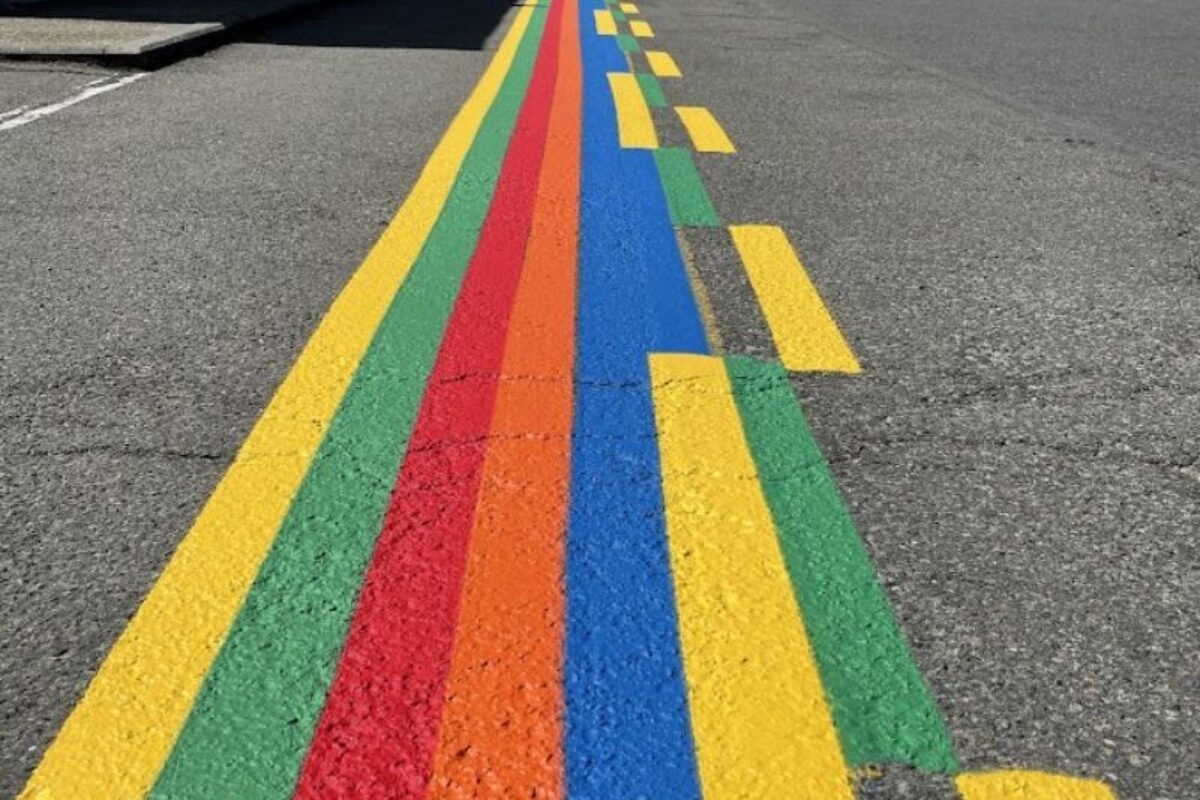 application peinture routière extérieure pulvérisation asphalte Belgique