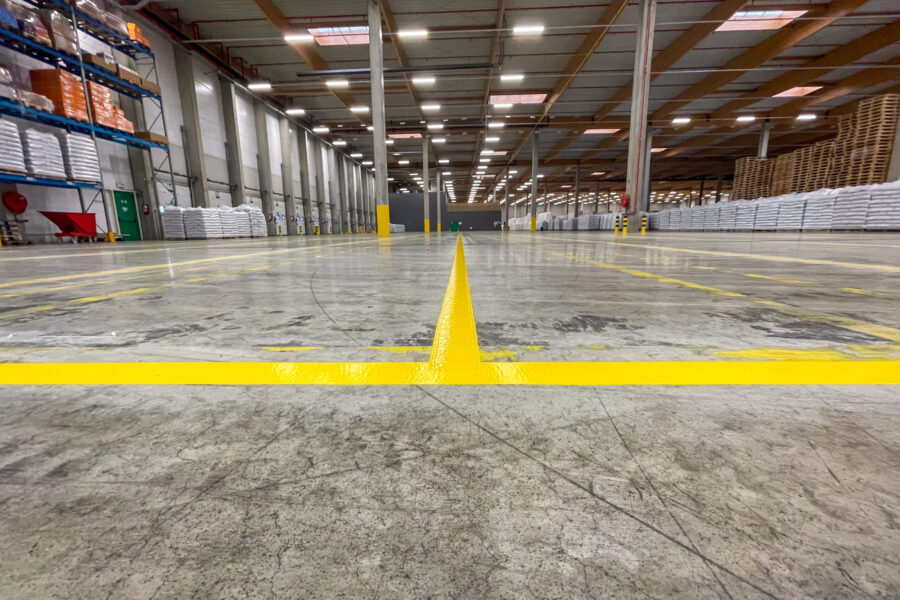 Marquage au sol intérieur en polyuréthane chez Jost