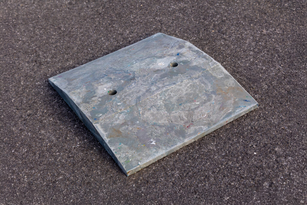 Le ralentisseur GreenBump valorise les déchêts de plastiques durs pour renforcer la sécurité sur les sites industriels 2 Ralentisseur GreenBump